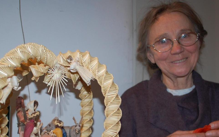 Világszerte ismerik Rozika néni szalmadíszeit