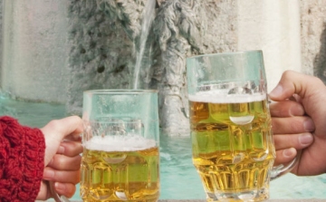 Megnyitották Európa első sörszökőkútját Szlovéniában