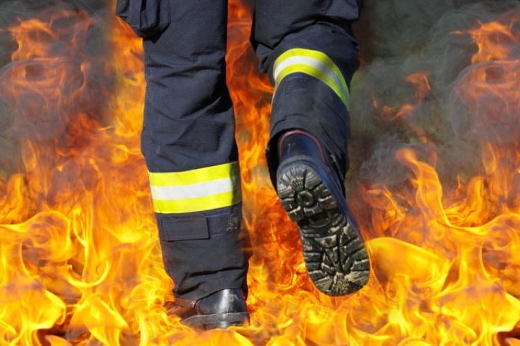 Holtestet találtak a tűzoltók egy kiégett kazánházban Makón