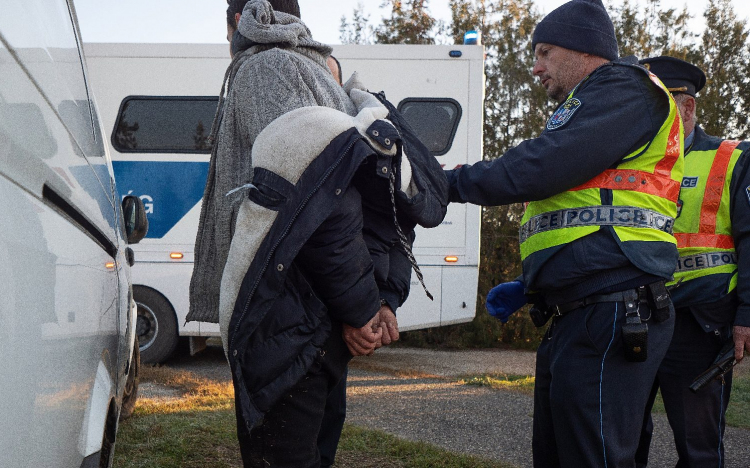 Holland furgonnal karambolozott a brazil embercsempész Kiskunmajsán