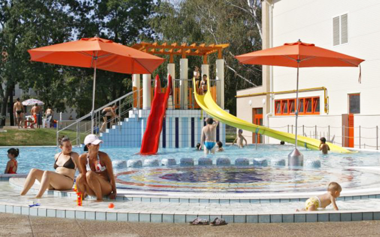 Június 5-ére tervezik a strand nyitását