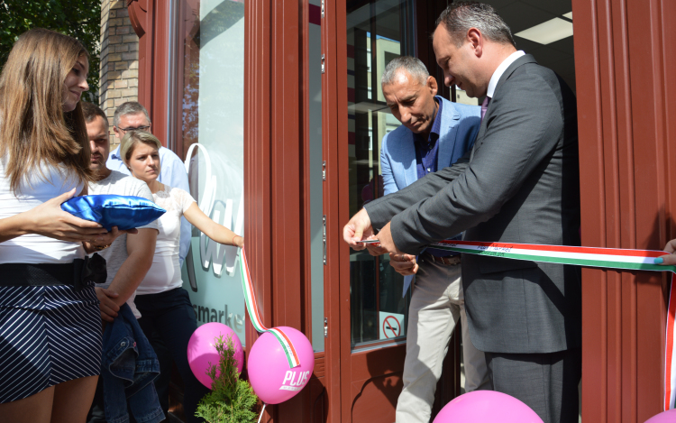 A felújított városházi üzlethelyiség méltó gazdára talált