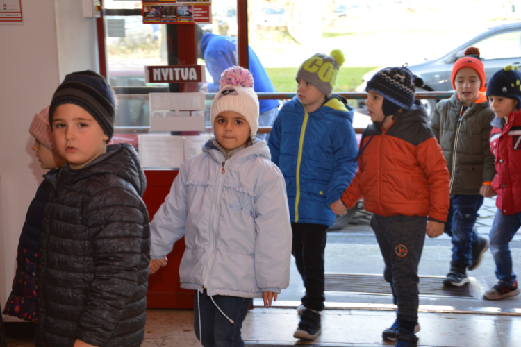 Moziba hívta a gyerekeket a Mikulás