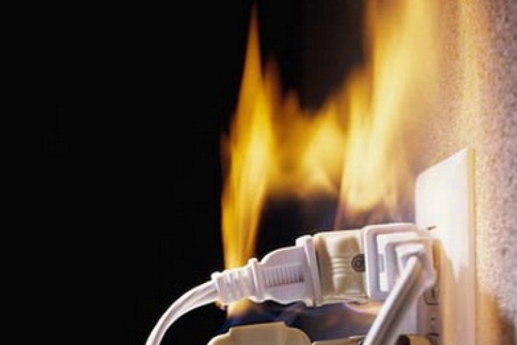 Mosógép égett a Platán utcában