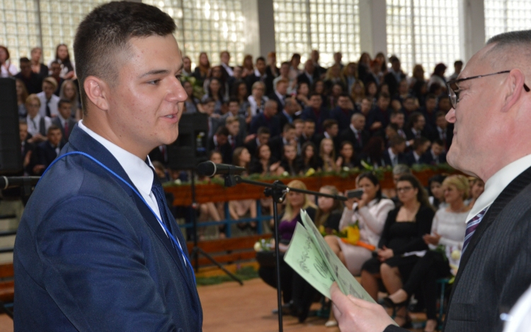 Kitanulva a szakma fortélyait fejezik be középiskolai tanulmányaikat