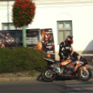 Fergeteges motoros kaszkadőr bemutató