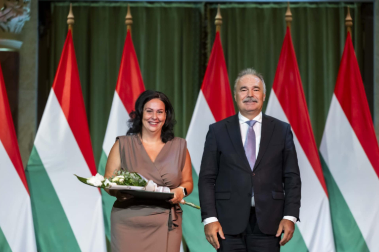 Miniszteri Elismerő Oklevelet kapott a kiskunfélegyházi Mezgé oktatója