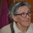 Sorra olvassa ki a könyveket a 90 éves Terike néni