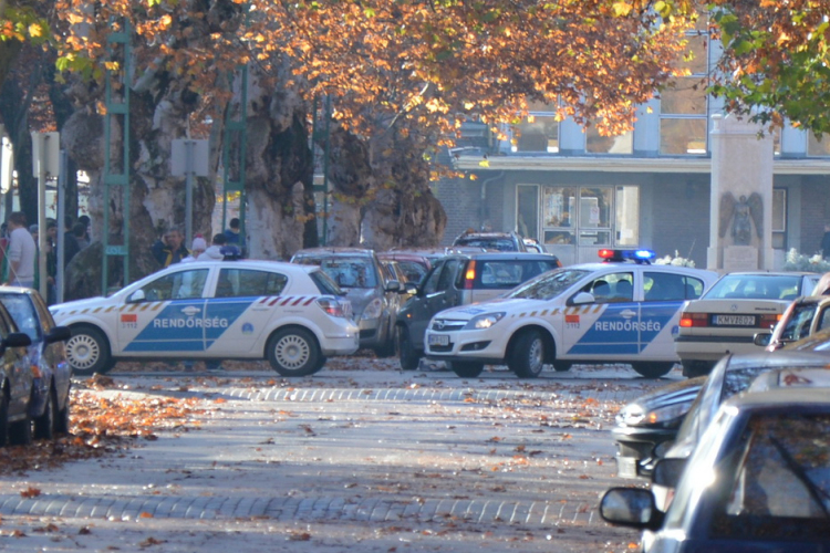 Két személyautó ütközött a Kossuth utcán