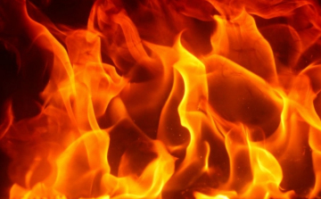 Kamion ég az M5-ösön, Kecskemétnél