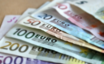 Az euróövezet gazdasági teljesítménye 2022-re érheti el a krízis előtti szintet - EKB
