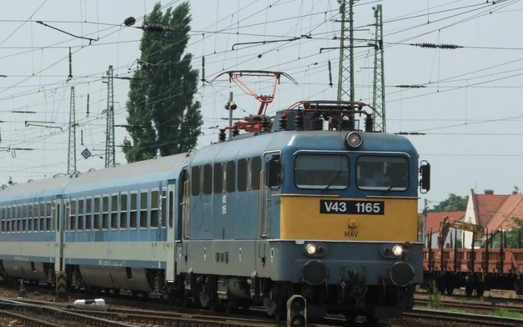 Módosított menetrend a Budapest–Szeged vonalon