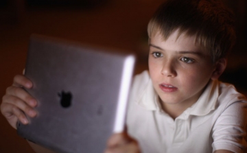 Egyre több gyerek lesz internetfüggő - ezekkel segíthetnek a szülők
