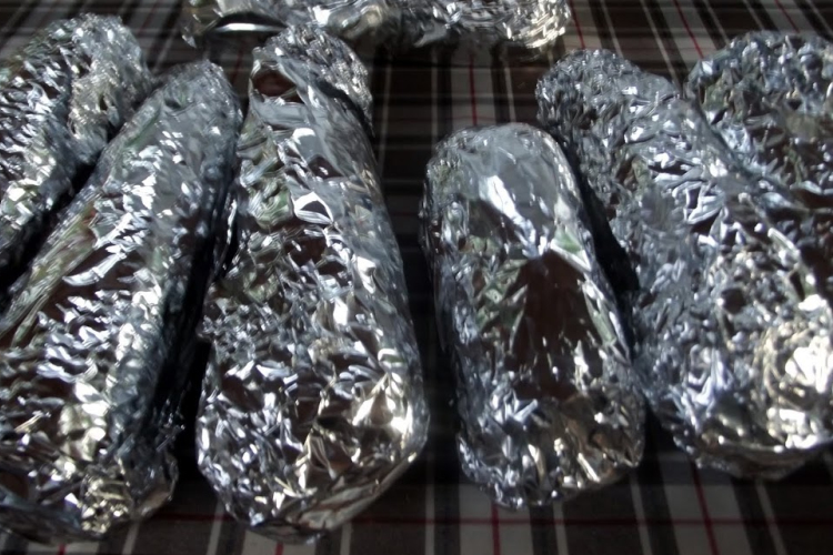 Ezért tilos alufóliába csomagolni az ételt