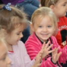 Gyermekkoncertre várta az apróságokat a Bojtorján együttes énekese