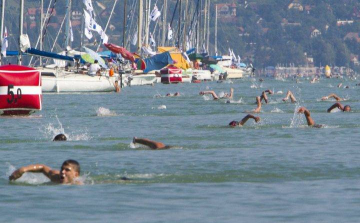 Elmarad a szombati Balaton-átúszás 