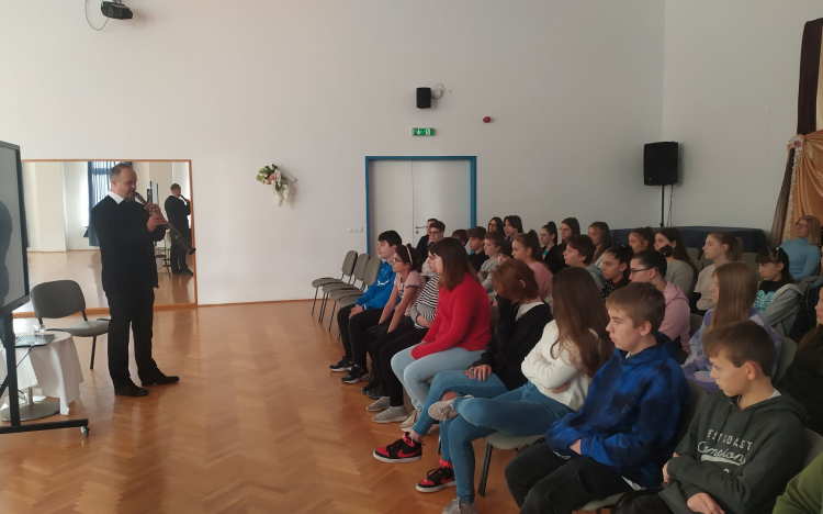 A léleksimogató tárogató