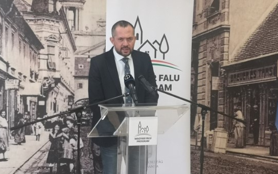 Gyopáros Alpár: továbbra is támogatjuk a magyar falvakat