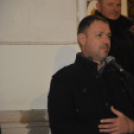 Lobog már az öröm lángja is