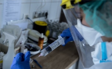 Folytatódik a járványhelyzet mérsékelt javulása Csehországban