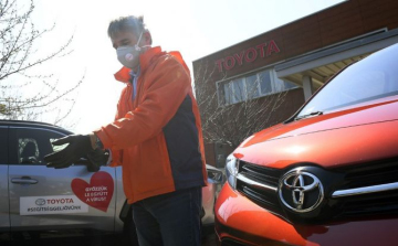 Adomány Toyoták érkeztek a halasi járványkórházba
