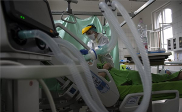 Ezer alá csökkent a kórházi kezelésre szoruló fertőzöttek száma Romániában