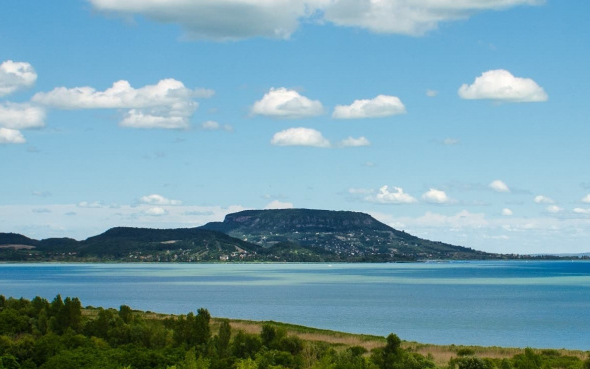 Kora nyárias idő jön hétvégére