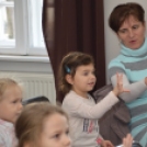 Gyermekkoncertre várta az apróságokat a Bojtorján együttes énekese