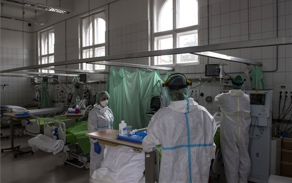 Tovább csökkent az új fertőződések száma Csehországban