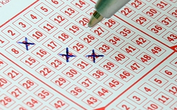 Ötmilliónál több lottószelvényt vettek a rekordnyeremény miatt 