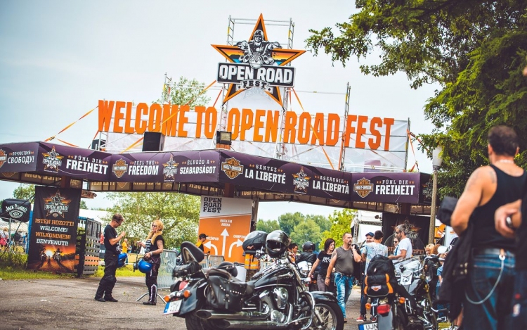 Megkezdődött a huszadik Harley-Davidson Open Road Fest Alsóörsön