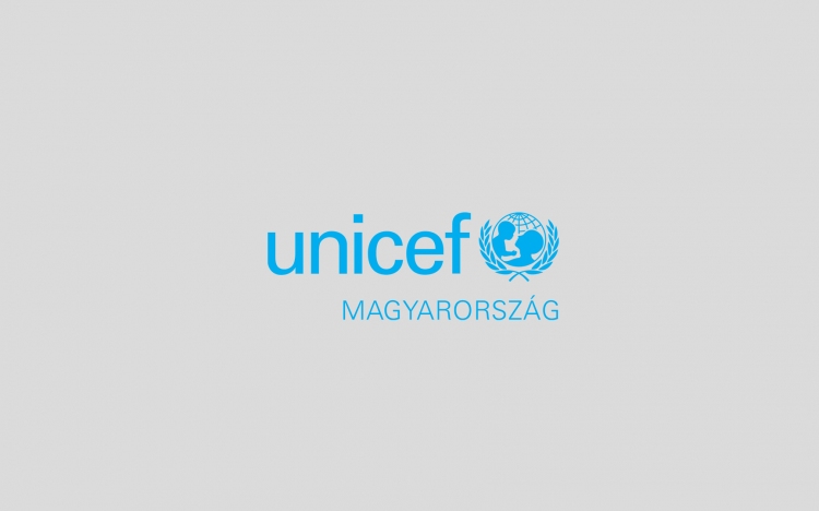 Mesékkel, új tartalmakkal és tanácsokkal segíti a családokat az UNICEF