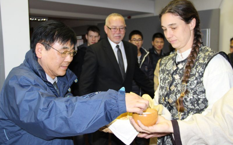 Sanghaj város kereskedelmi delegációja érkezett az Ópusztaszeri Nemzeti Történeti Emlékparkba