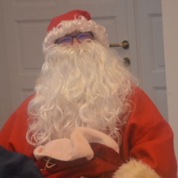 A könyvtárba már megérkezett a Mikulás