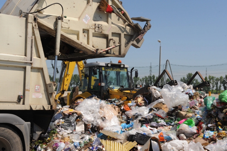 Kiküldte a számlák zömét az állami hulladékcég