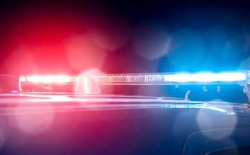 Felborult egy teherautó az M5-ösön, Kiskunfélegyházánál