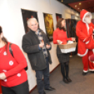 Ingyen mozizást és finom szaloncukrot kaptak Télapóra