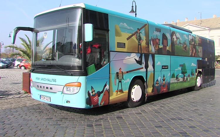 Kiskunfélegyházára érkezik az Arany-busz
