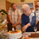 Fiatalos és vidám a 90 éves Margitka néni