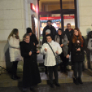 Lobog már az öröm lángja is