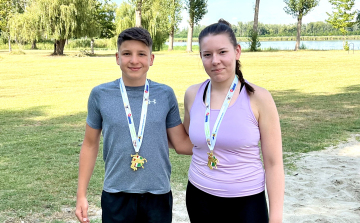 Aranyérmes félegyházi birkózók a strandbirkózó országos bajnokságon