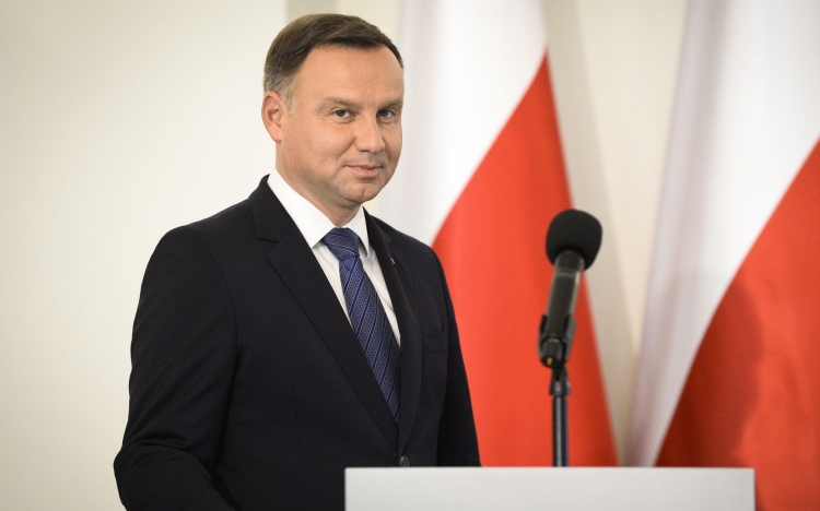Új minisztereket nevezett ki a lengyel elnök az EP-választás nyomán megüresedett posztokra 