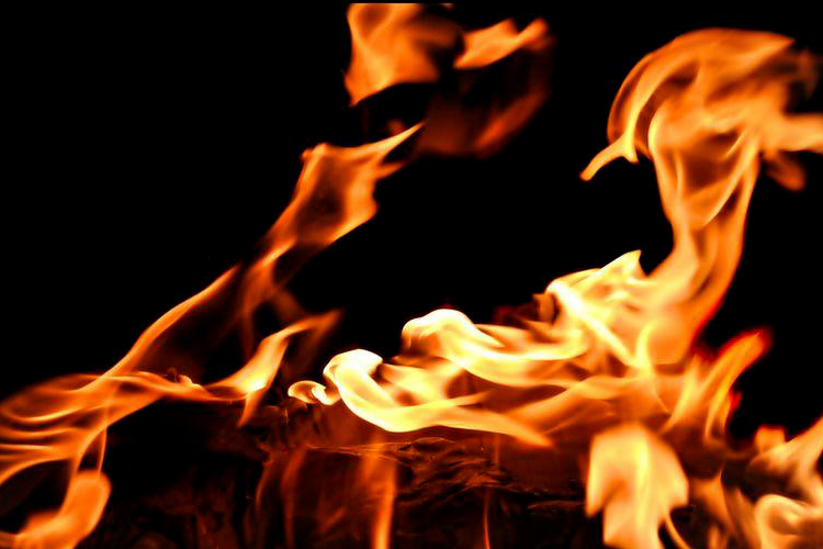 Családi ház lángol Kecskeméten