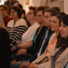 Emberi sorsok lenyomatai képekben és lírában