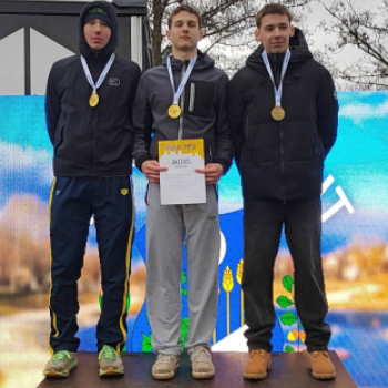 Diákolimpiai aranyak és éremeső – látványos szezonkezdet a Jogging Plusnál aquatlonban és duatlonban