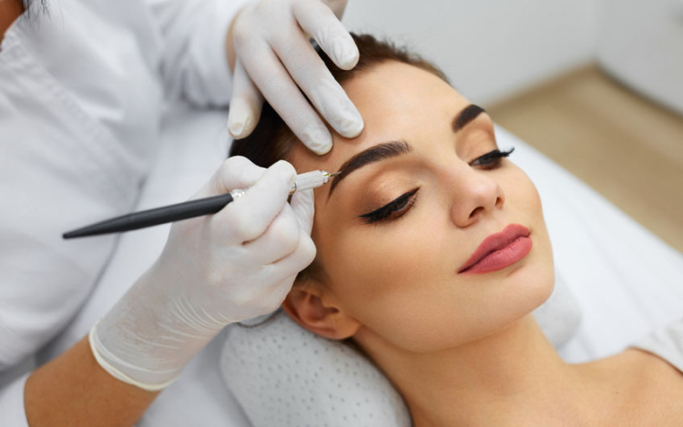 Karakteres vonalak az arcon