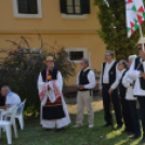 Molnár János festményein a kozmikus küzdelem jelenik meg