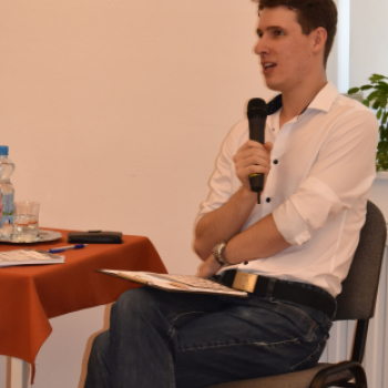 Fiatal félegyházi szerző bemutatkozása a városi könyvtárban