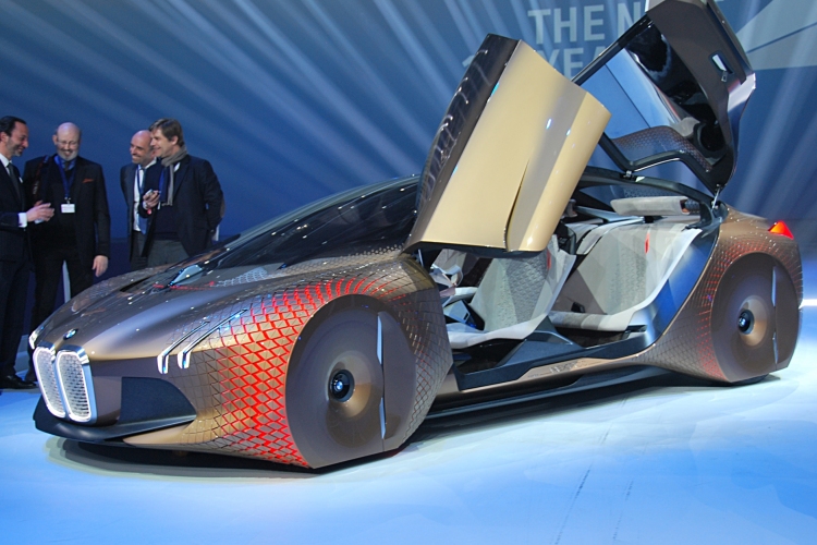2021-re ígéri forradalmi autóját a BMW