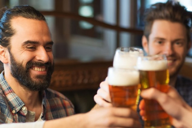 Így lesznek alkoholisták a fiatalok